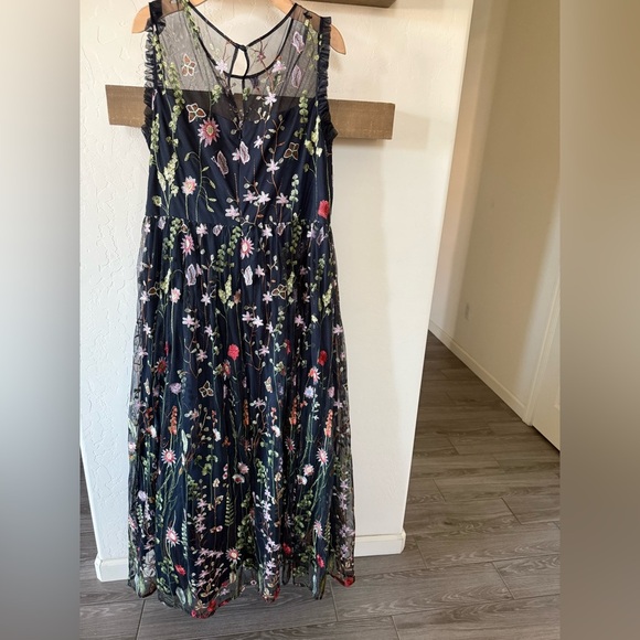 Morgan & Co|Fully Embroidered Floral Black maxi dress,sleeveless & fairy style• - Picture 8 of 16